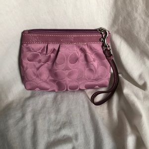 Coach Wristlet. Excellence condition. Used once.